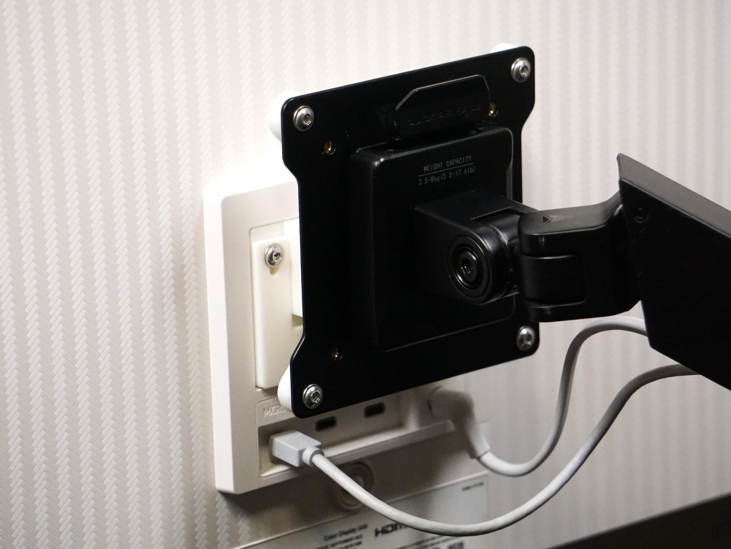 Samsung Monitor M80B / 32BM80 Vesa Adapter