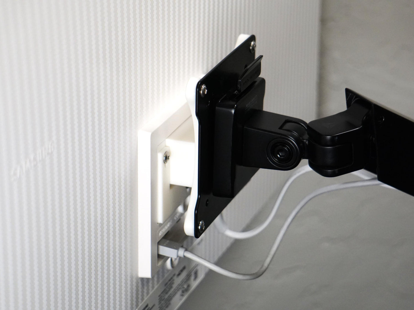 Samsung Monitor M80B / 32BM80 Vesa Adapter